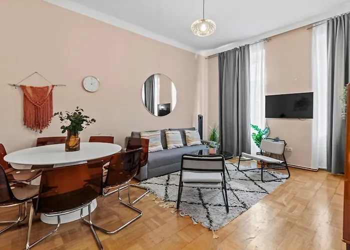 Apartment Spacious 2 Bedroom I 2 Minutes To Metro And Train Station Vienna