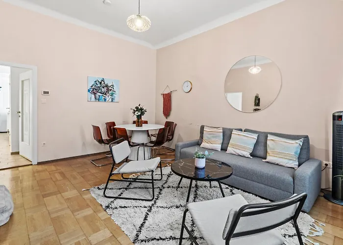 Spacious 2 Bedroom I 2 Minutes To Metro And Train Station Vienna