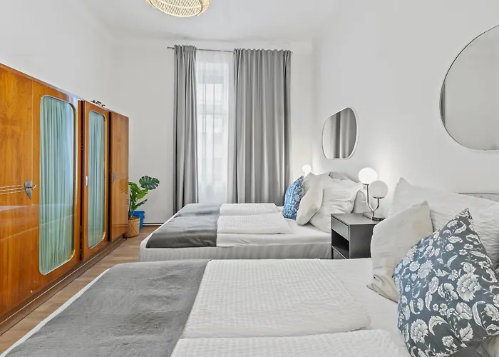 Spacious 2 Bedroom I 2 Minutes To Metro And Train Station Vienna